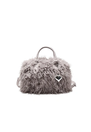 Сумка-боулинг из искусственного меха с сердцем- Заказать в России