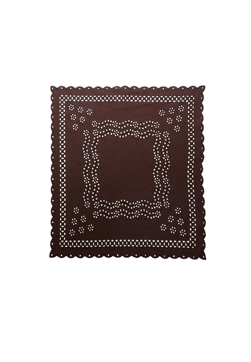 Хлопковый платок с вышивкой