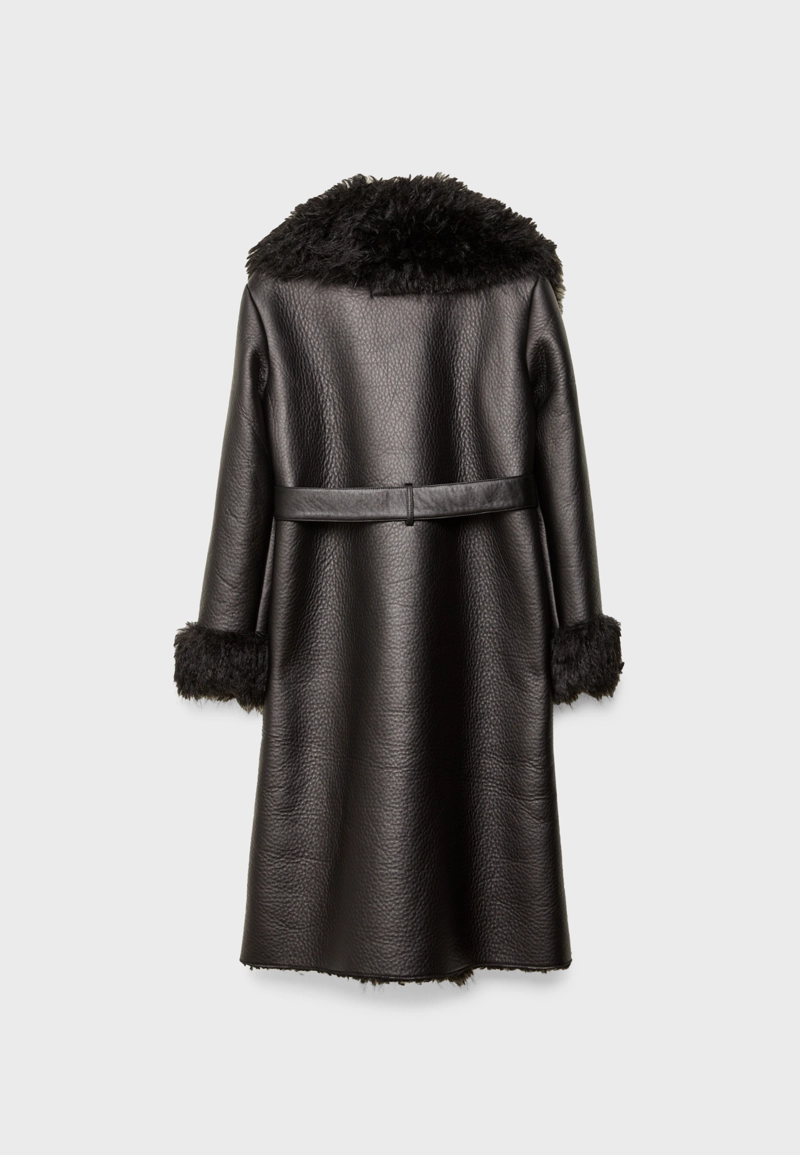 Длинное пальто с деталями из искусственного меха