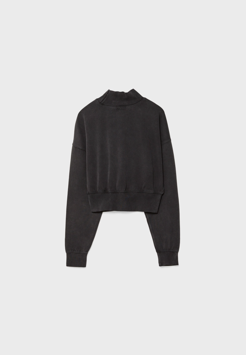 Толстовка с высоким воротником и эффектом потертости