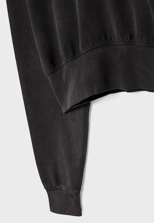 Толстовка с высоким воротником и эффектом потертости- Заказать в России