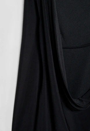 Короткое платье с длинными рукавами и открытой спиной- Заказать в России