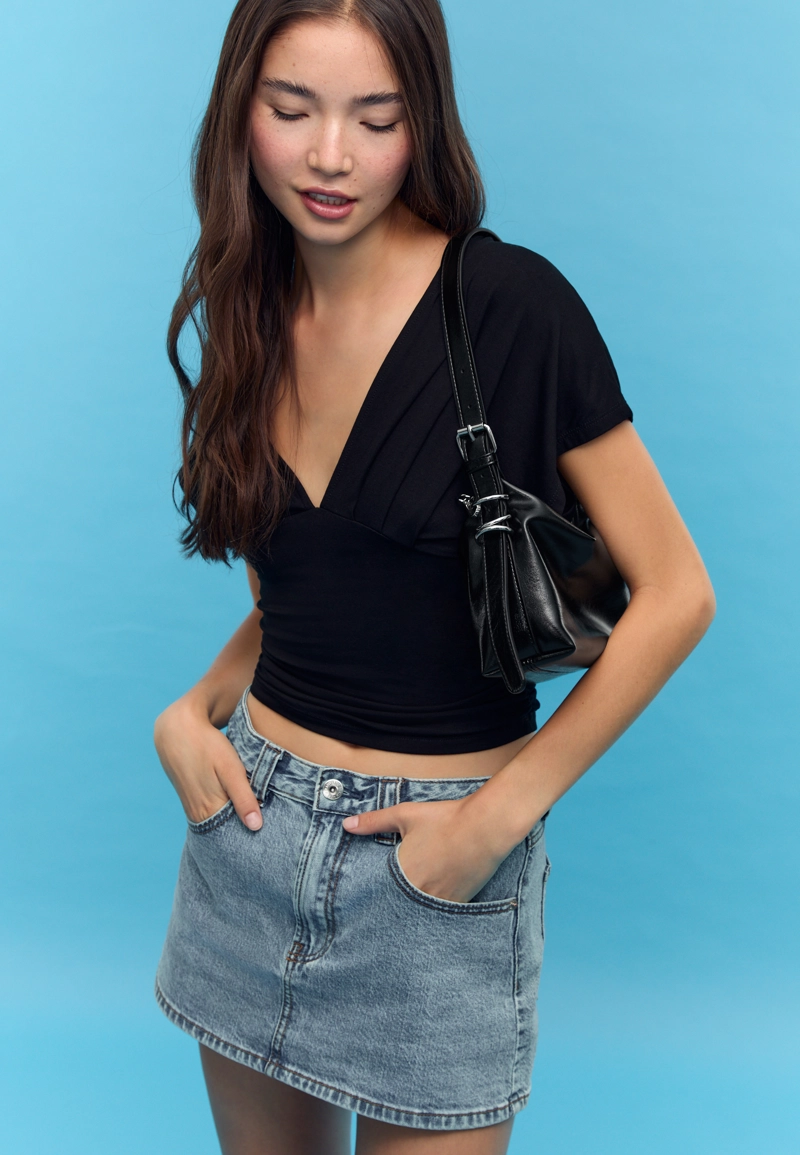 Сумка на плечо с декоративной ручкой