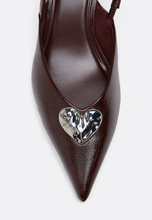 Туфли на каблуке с металлической деталью- Заказать в России