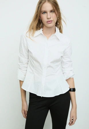 Приталенная рубашка из поплина с баской- Заказать в России