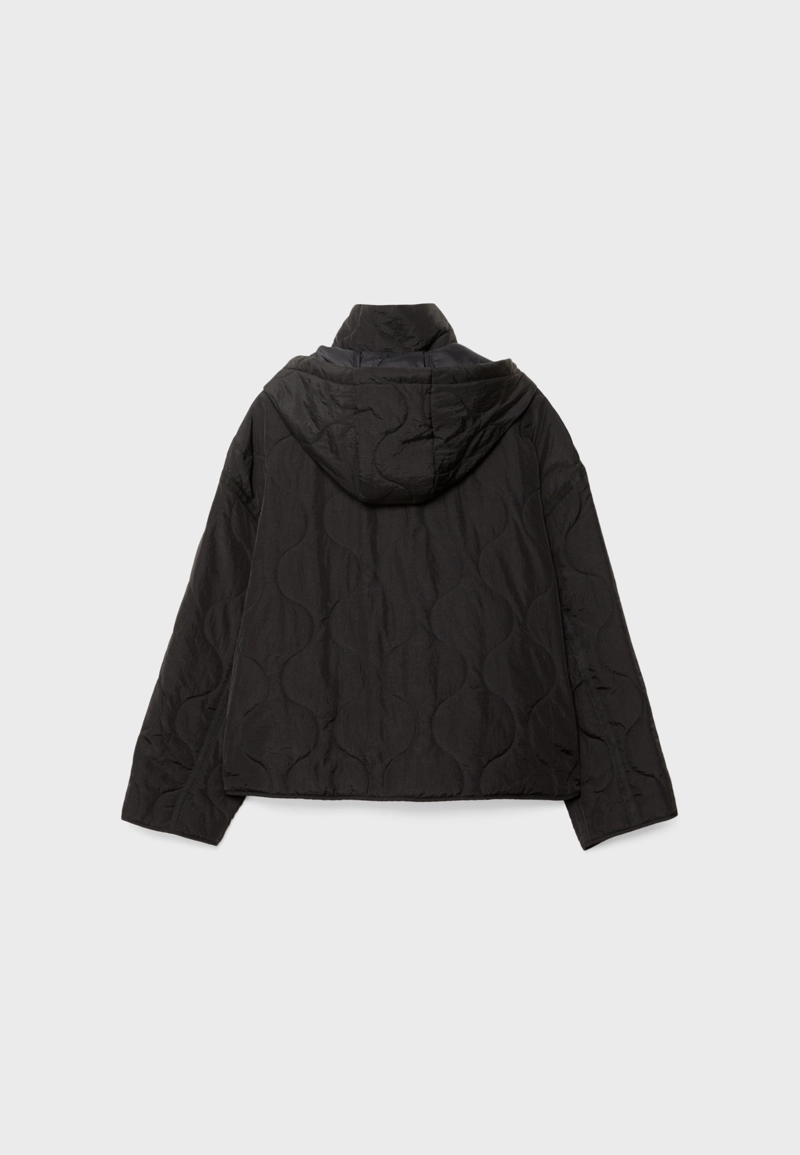 Утепленная куртка с капюшоном