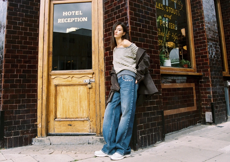 Джинсы baggy с заклепками