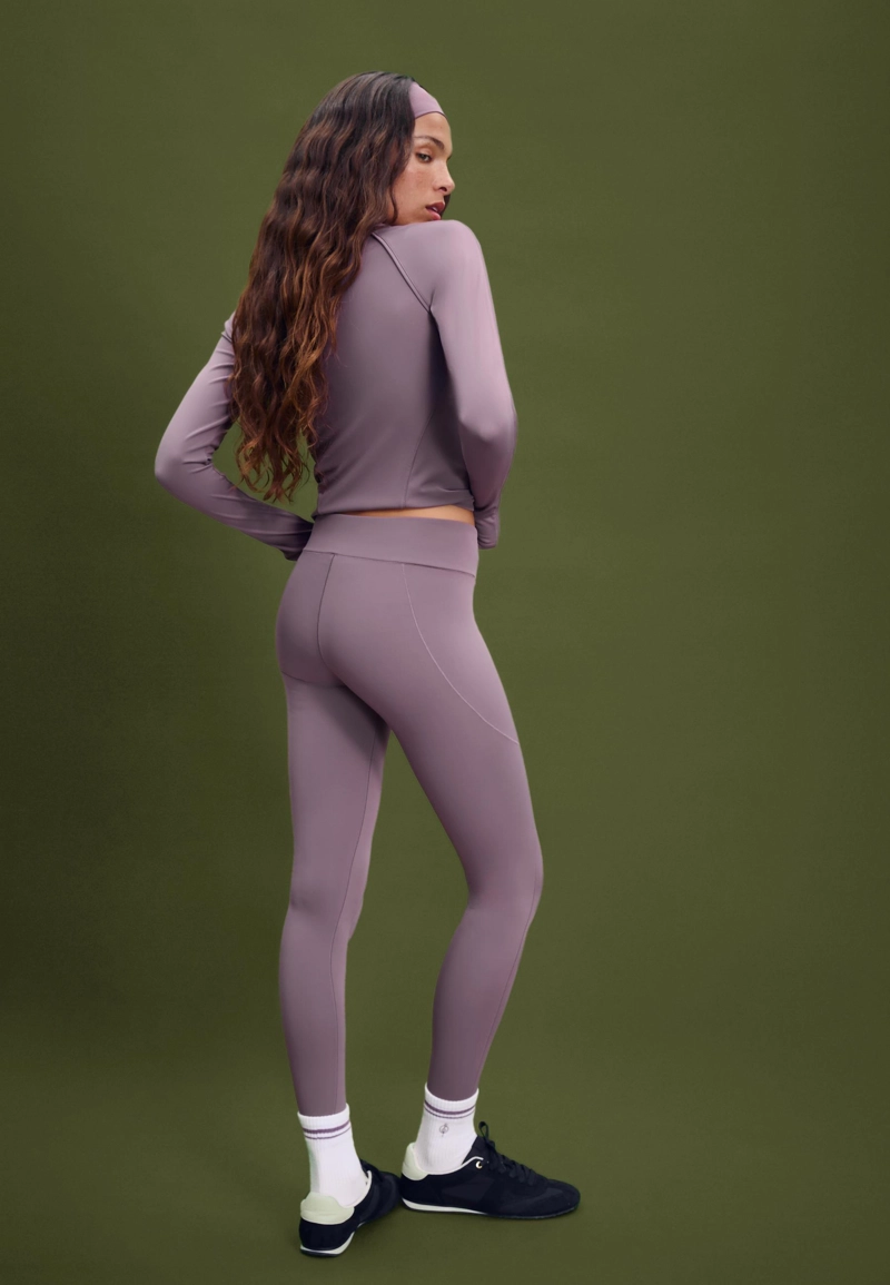 Легинсы укороченные с вырезами