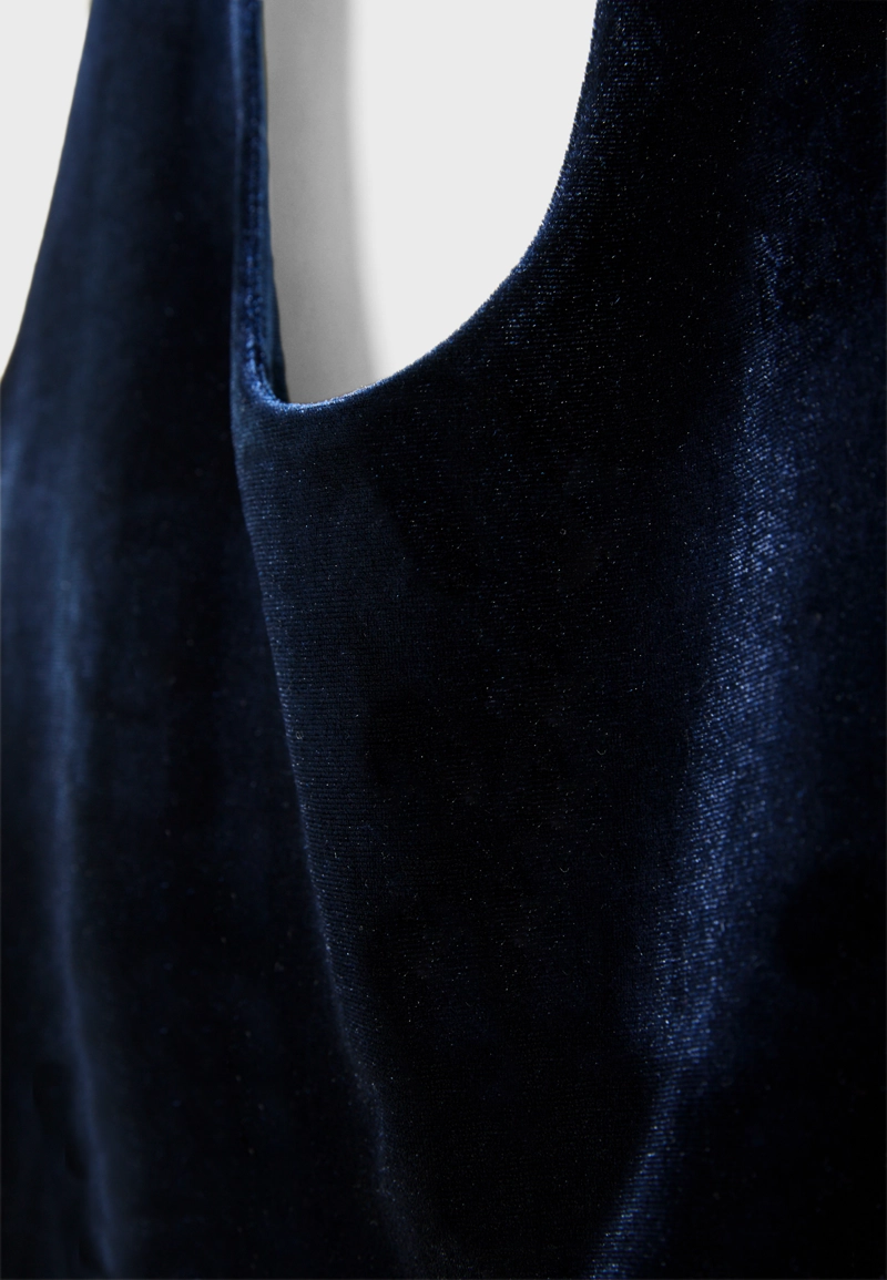 Бархатный топ с горловиной халтер
