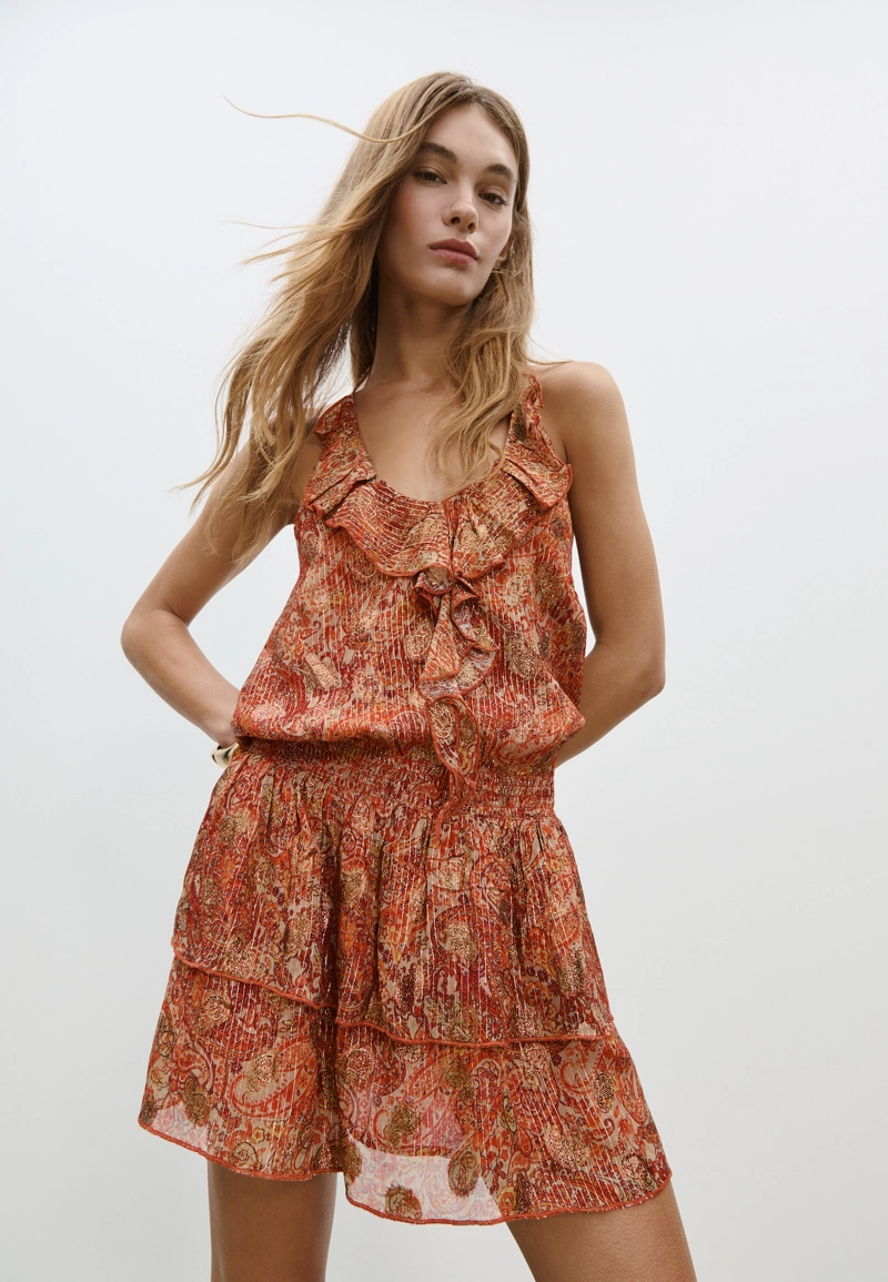 Короткое струящееся платье с принтом и горловиной халтер