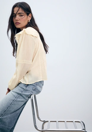 Vanilla|6245/797 - Stradivarius Блузка с оборками и отделкой