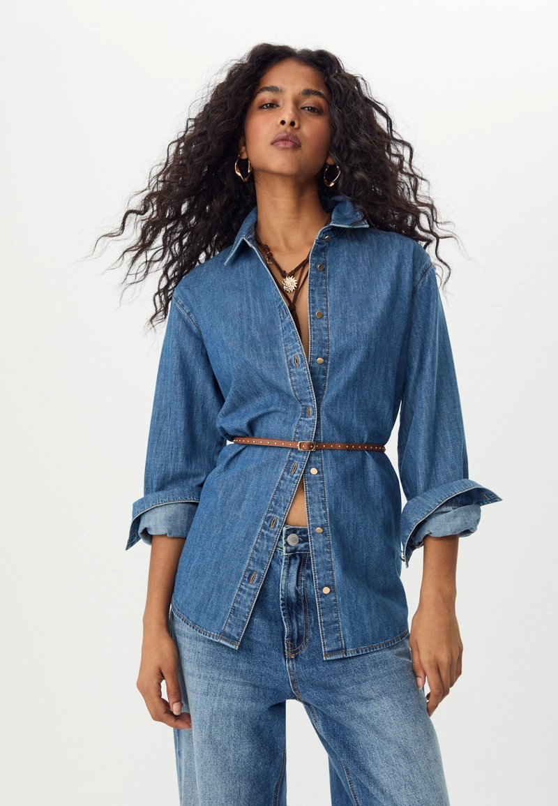 Джинсовая рубашка с ремнем