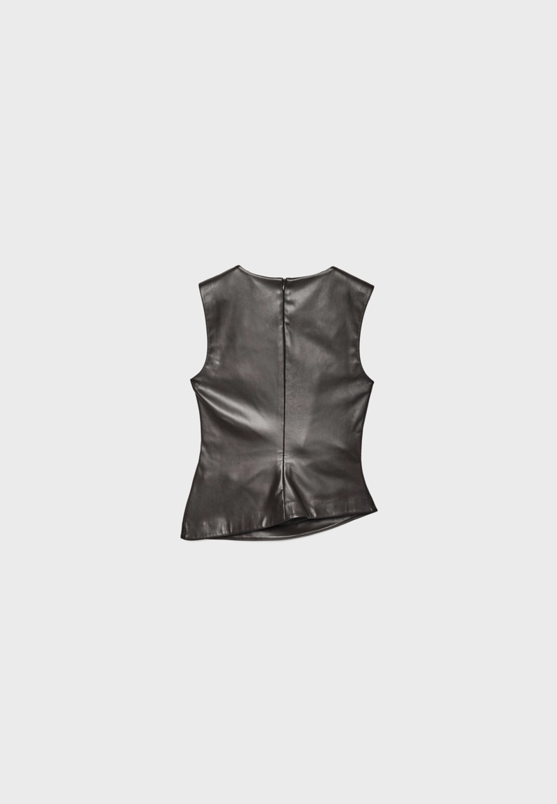 Топ из искусственной кожи без рукавов