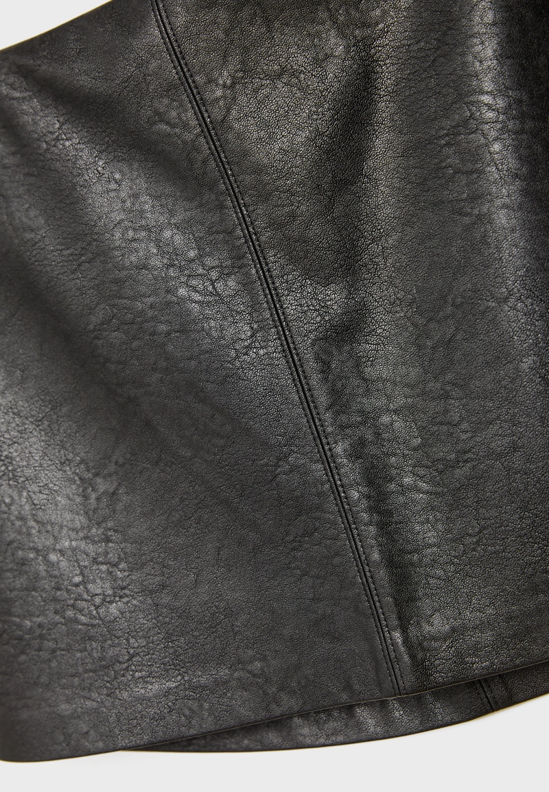 Мини-юбка-шорты из искусственной кожи