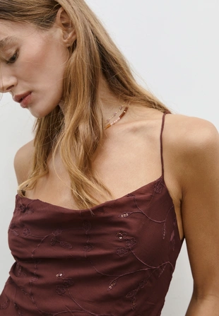 Короткое платье с вышивкой на бретелях- Заказать в России