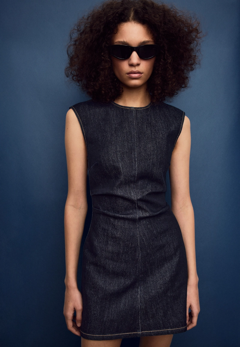 Короткое джинсовое платье