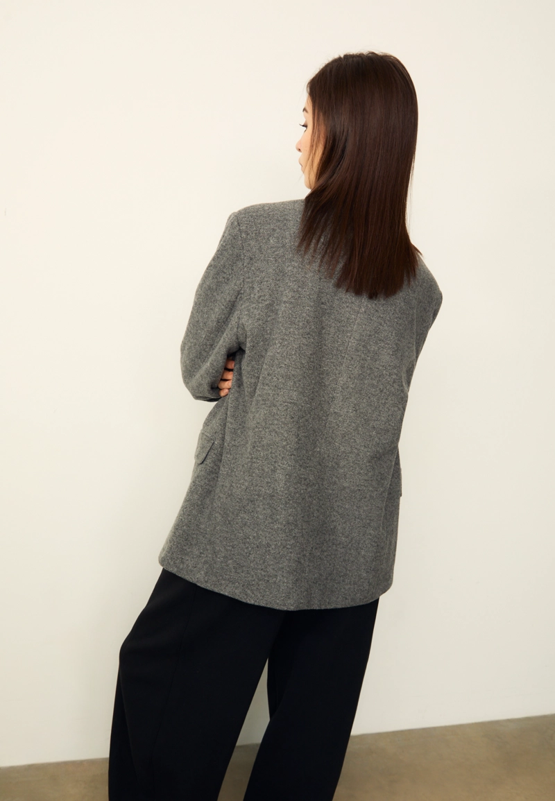 Объемный пиджак с узором в елочку