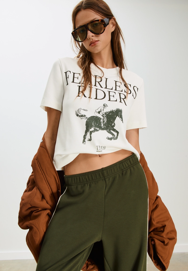 Футболка с флокированным принтом