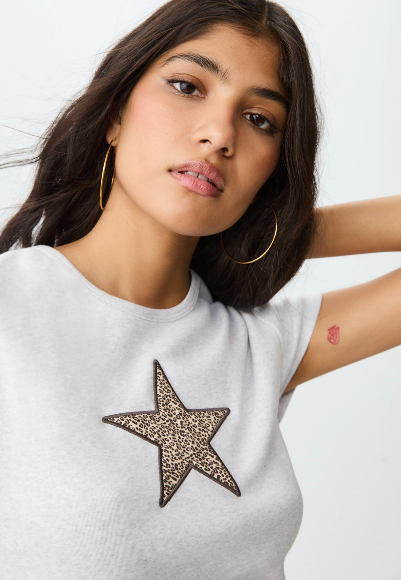 Футболка со звездой и леопардовым принтом