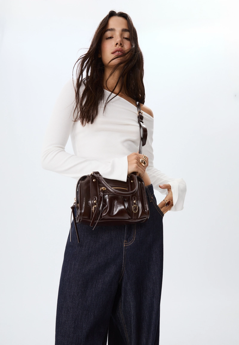 Сумка-боулинг с плечевым ремнем из искусственной кожи