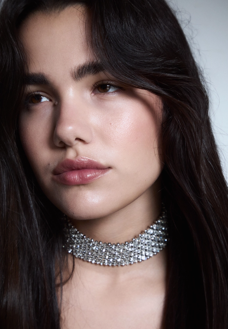 Колье-чокер с блестящей отделкой