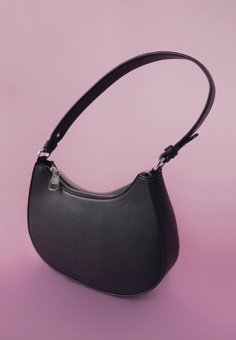Сумка-полумесяц на плечо