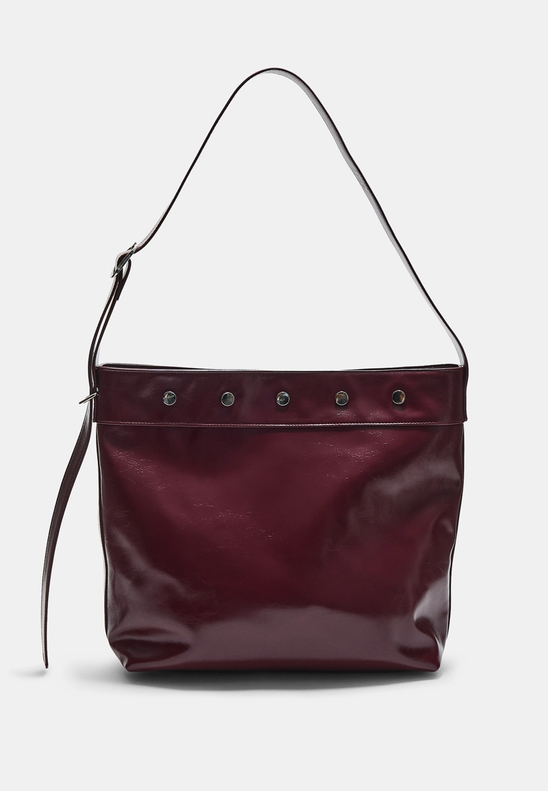 Сумка-ведро с заклепками