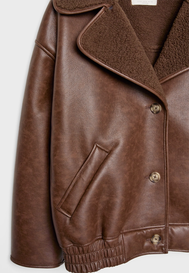 Куртка из искусственно состаренной кожи