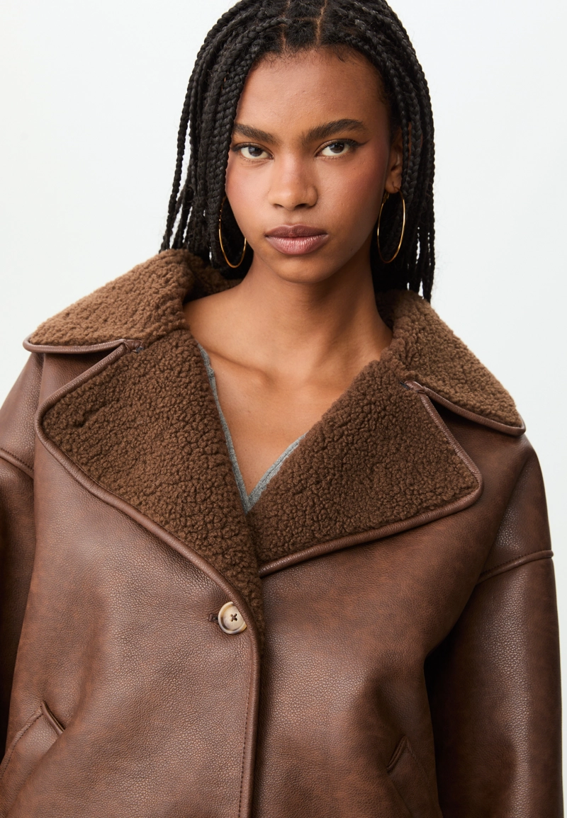 Куртка из искусственно состаренной кожи