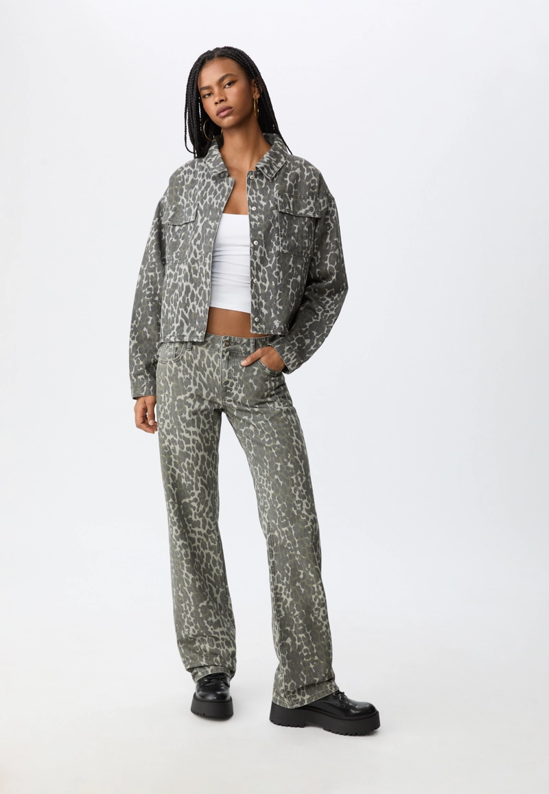 Куртка с анималистическим принтом и карманами