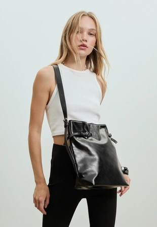 Наплечная сумка с пряжками- Заказать в России