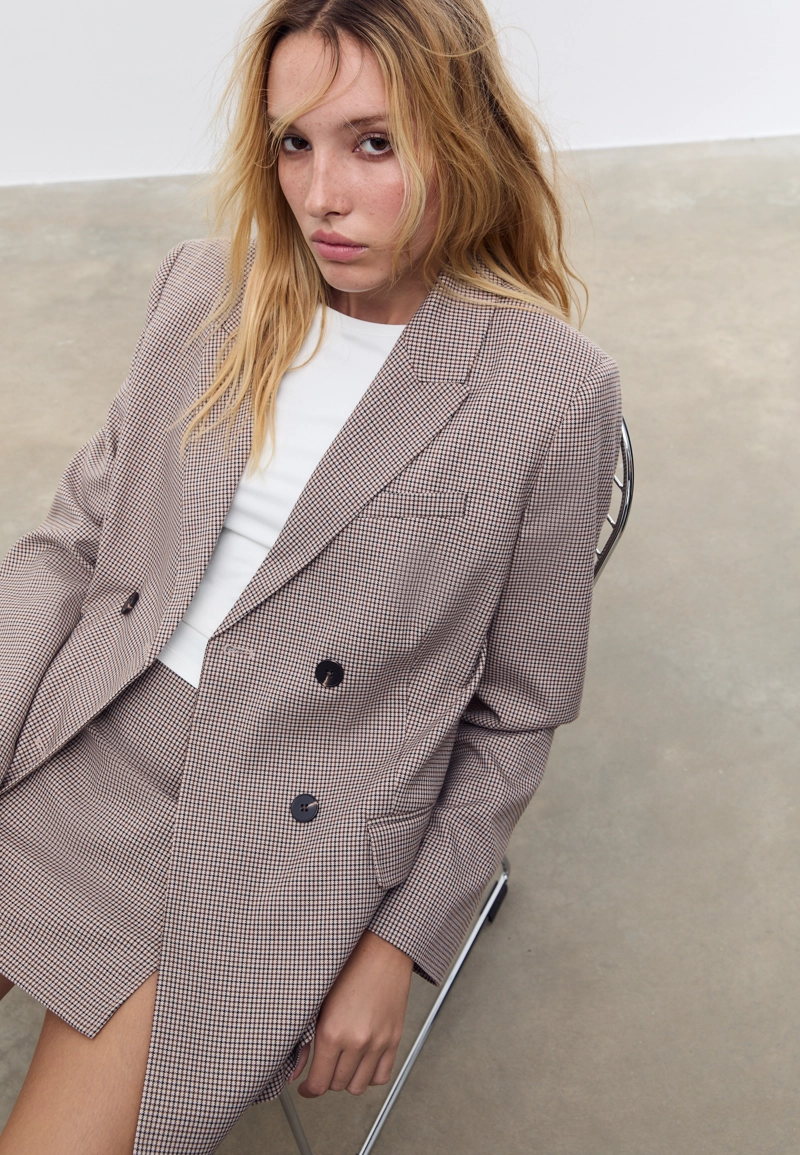 Двубортный пиджак с пуговицами и принтом