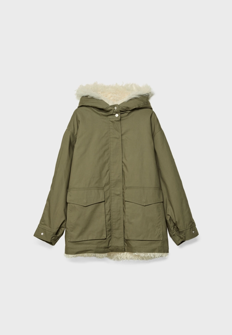 Парка стеганая с длинным искусственным мехом внутри