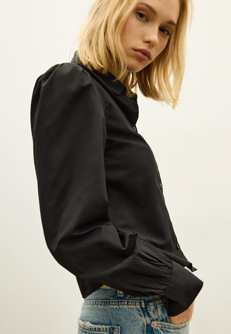 Базовая рубашка из поплина с рукавами-буфами