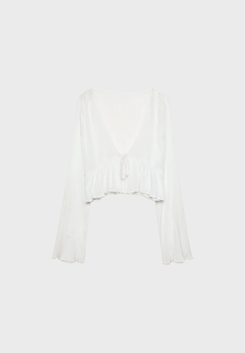 Блузка с оборками и завязками