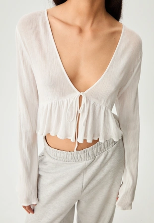 Блузка с оборками и завязками- Заказать в России