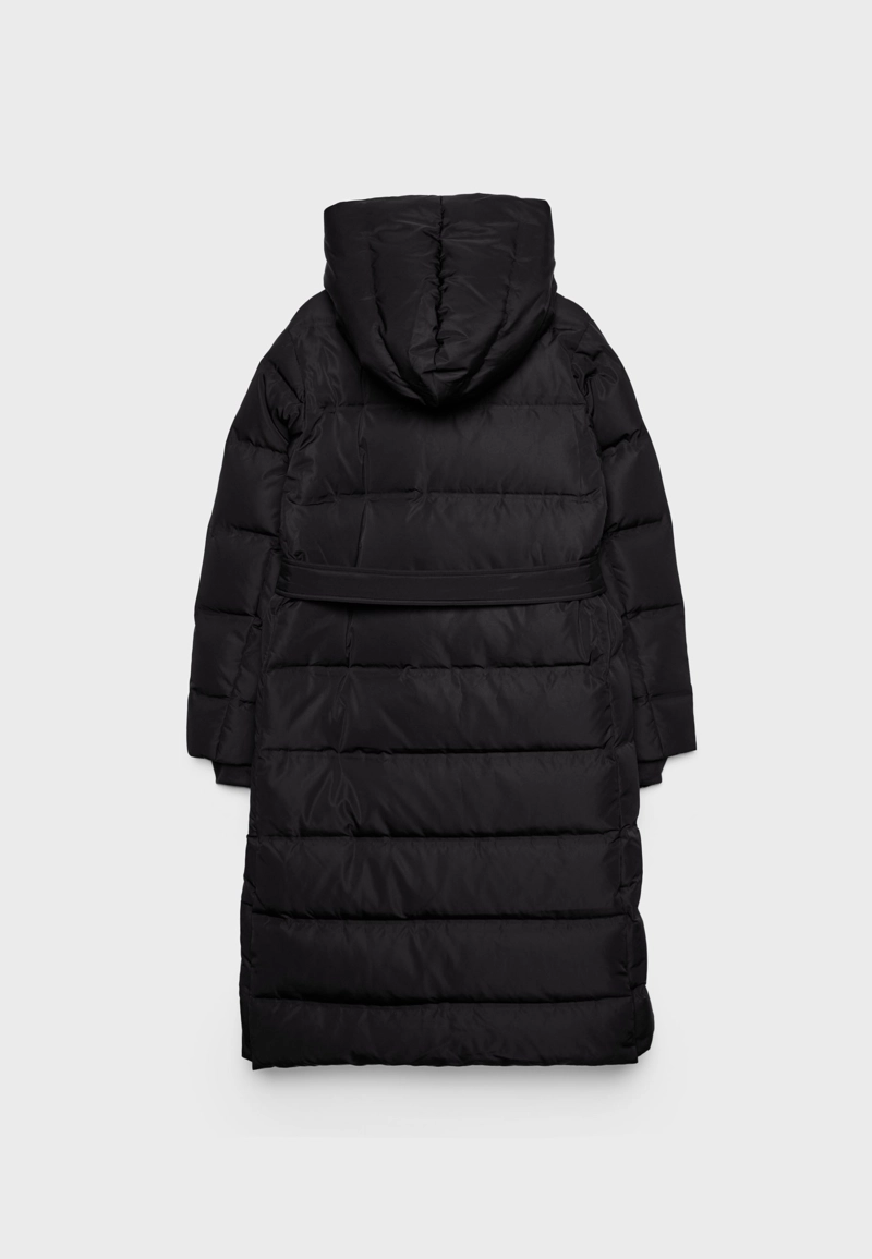 Длинное стеганое пальто на пуху с поясом