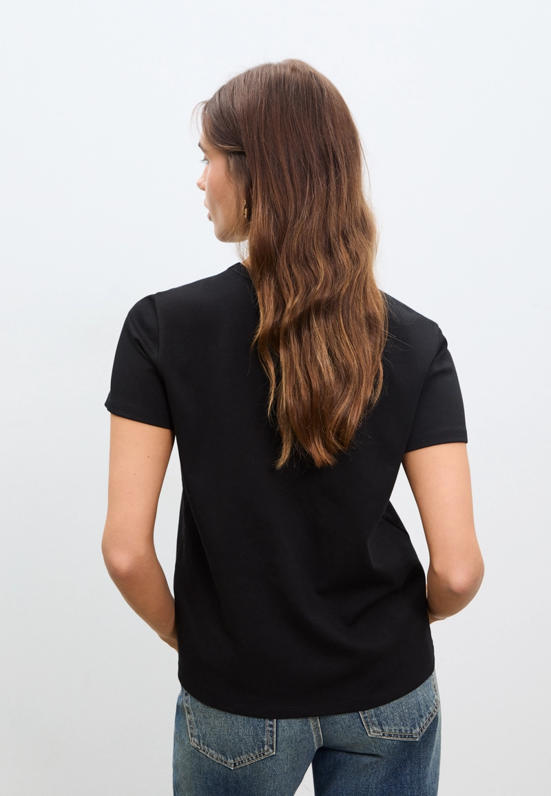 Базовая футболка regular из мягкой ткани