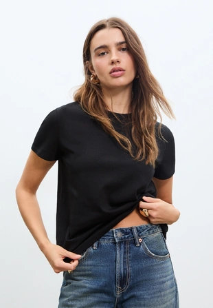 Базовая футболка REGULAR из мягкой ткани- Заказать в России