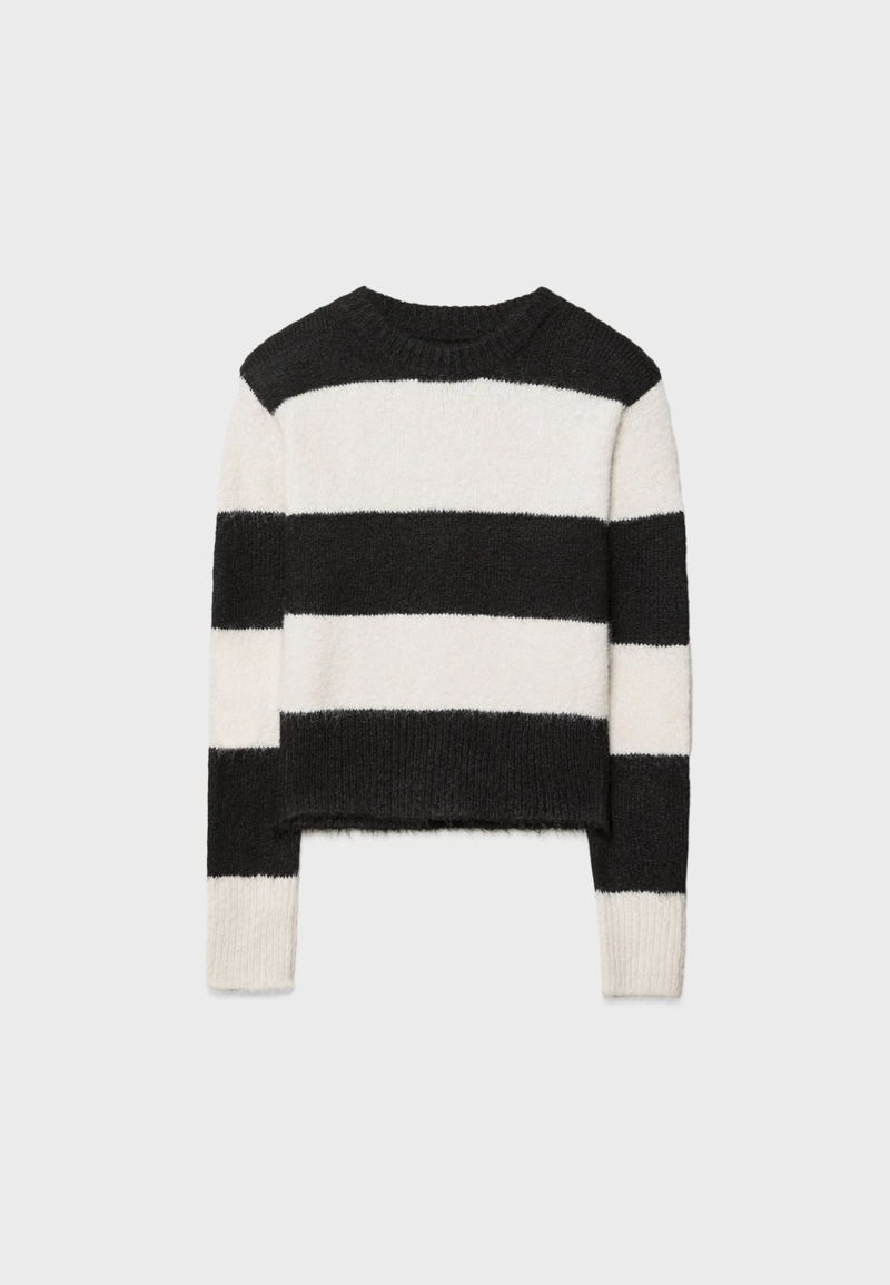 Свитер с подплечниками