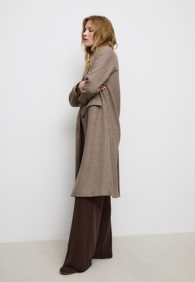 Длинное прямое пальто с принтом