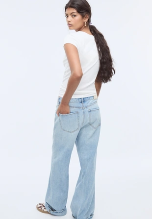 Приталенная футболка HELLO KITTY- Заказать в России