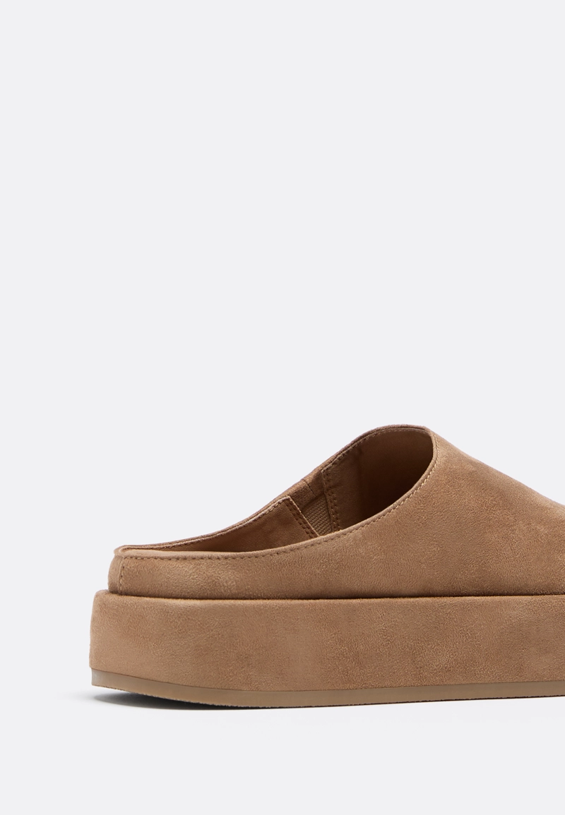 Сабо на платформе из искусственной кожи