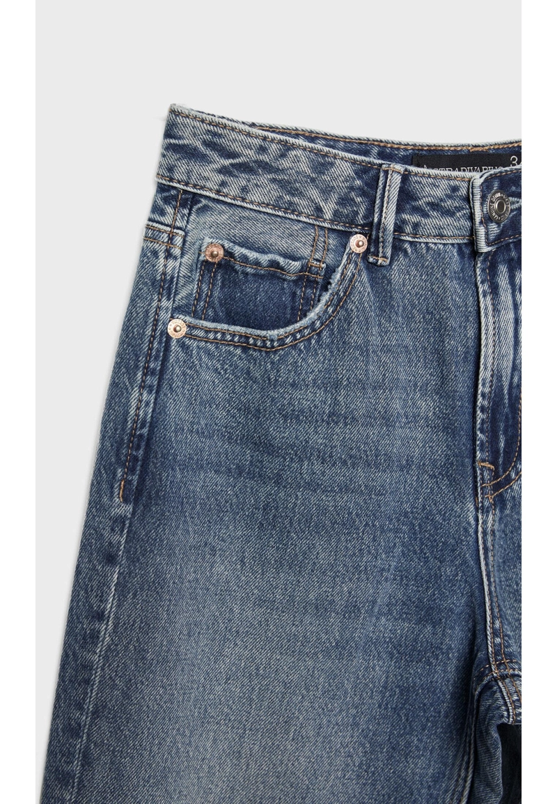 Джинсы прямого кроя