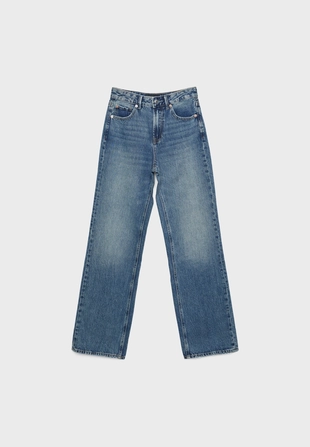 Джинсы прямого кроя- Заказать в России