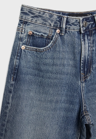 Джинсы прямого кроя- Заказать в России