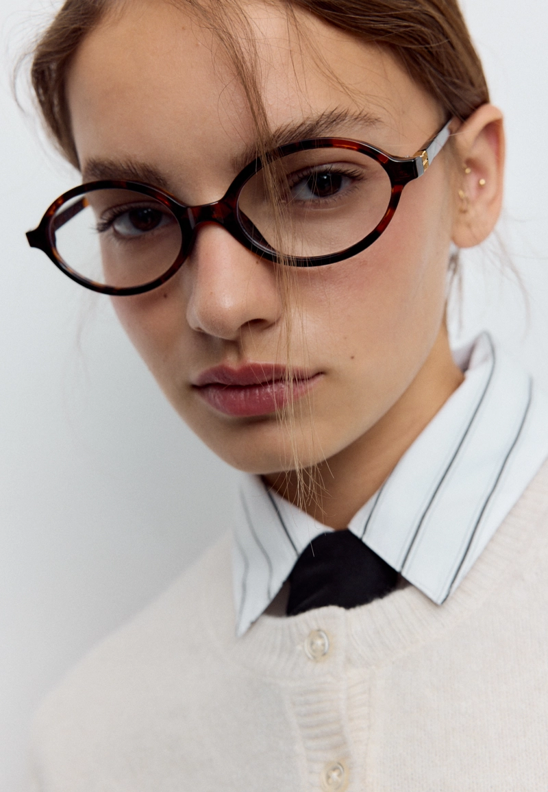 Вязаный кардиган с пуговицами из мягкой ткани