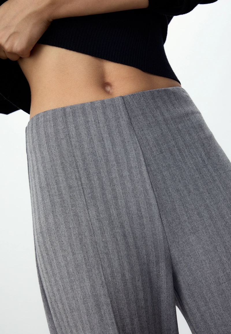 Легкие нарядные брюки