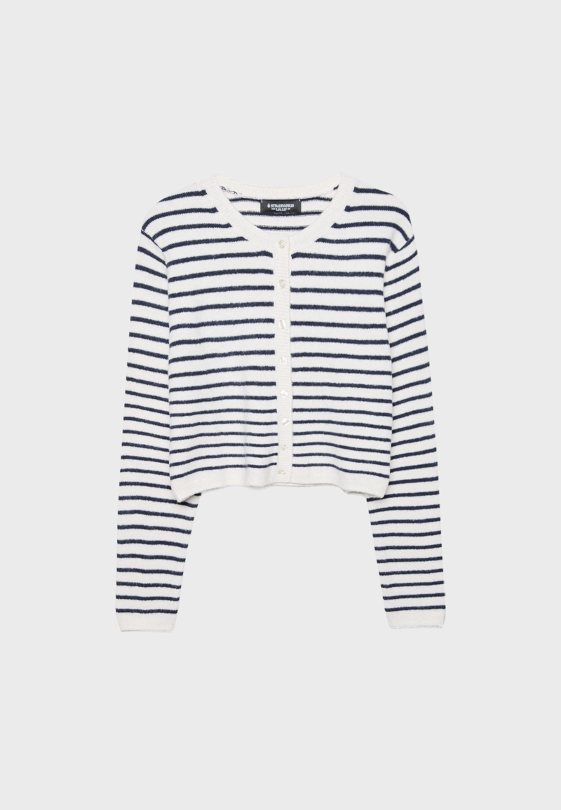 Вязаный кардиган с пуговицами из мягкой ткани