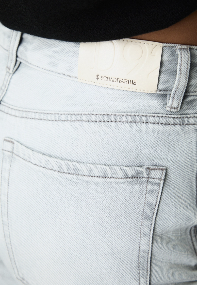 Джинсы прямого кроя